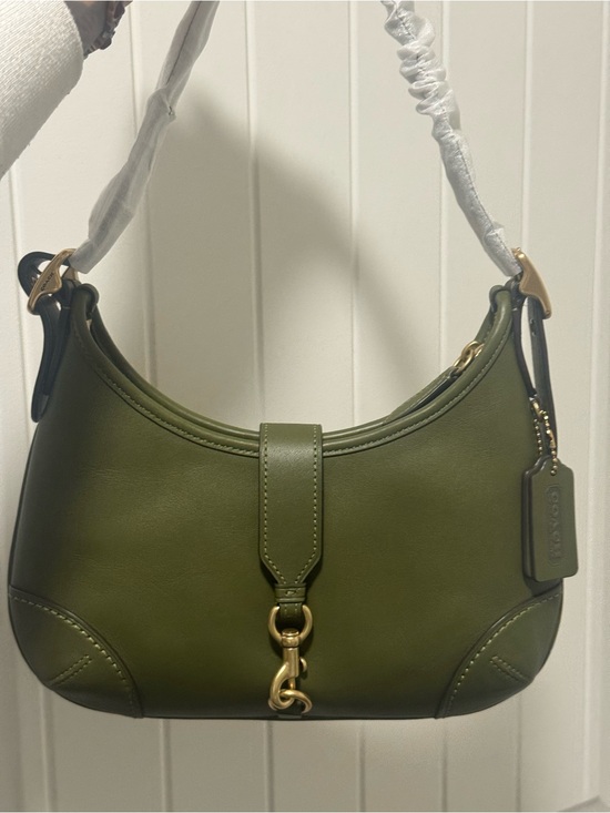 Coach Handbags - COACH Hamptons Hobo Leather Shoulder Bag